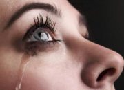 Arti Mimpi Melihat Teman Menangis menurut Agama, Psikologi dan Primbon Jawa