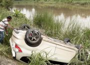 Arti Mimpi Melihat Mobil Terbalik menurut Agama, Psikologi dan Primbon Jawa