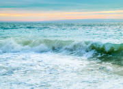 Arti Mimpi Melihat Laut Dan Ombak menurut Agama, Psikologi dan Primbon Jawa