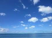 Arti Mimpi Melihat Laut Biru menurut Agama, Psikologi dan Primbon Jawa