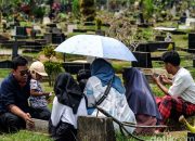 Arti Mimpi Ziarah Kubur Orang Tua menurut Agama, Psikologi dan Primbon Jawa